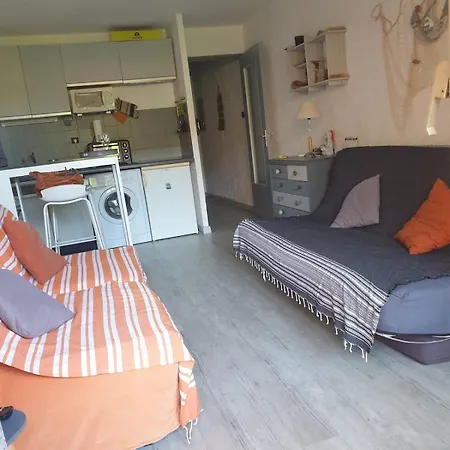 Petit Nid Au Lavandou Apartamento *