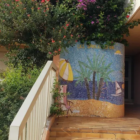 Petit Nid Au Lavandou Le Lavandou
