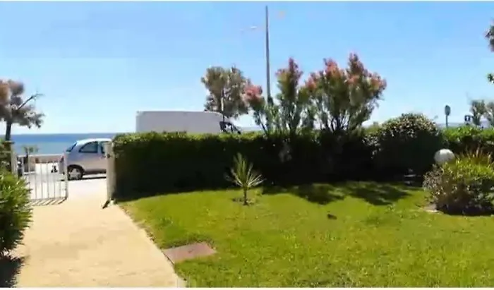 Petit Nid Au Lavandou Apartment